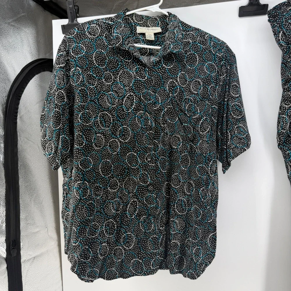 Maggie Lawrence measurements shirt